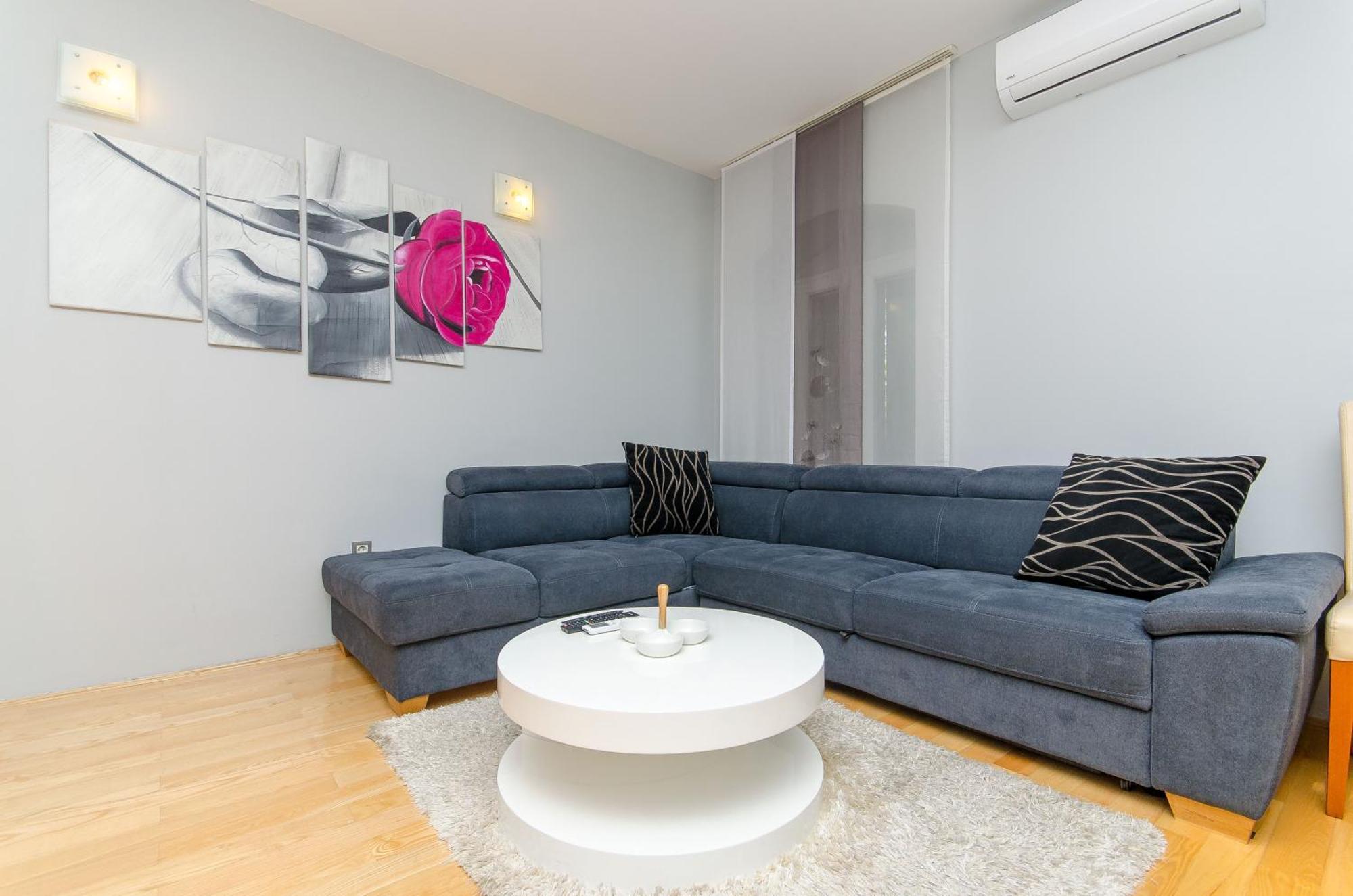 Stone Rose In Center Apartment Split Luaran gambar