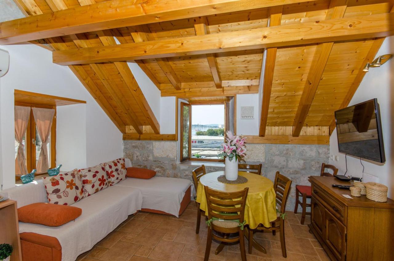 Stone Rose In Center Apartment Split Luaran gambar
