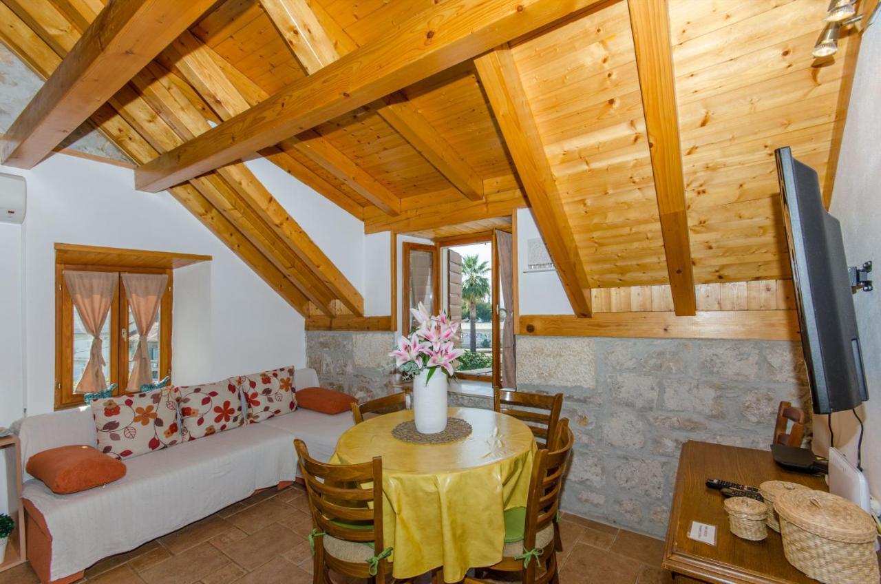 Stone Rose In Center Apartment Split Luaran gambar