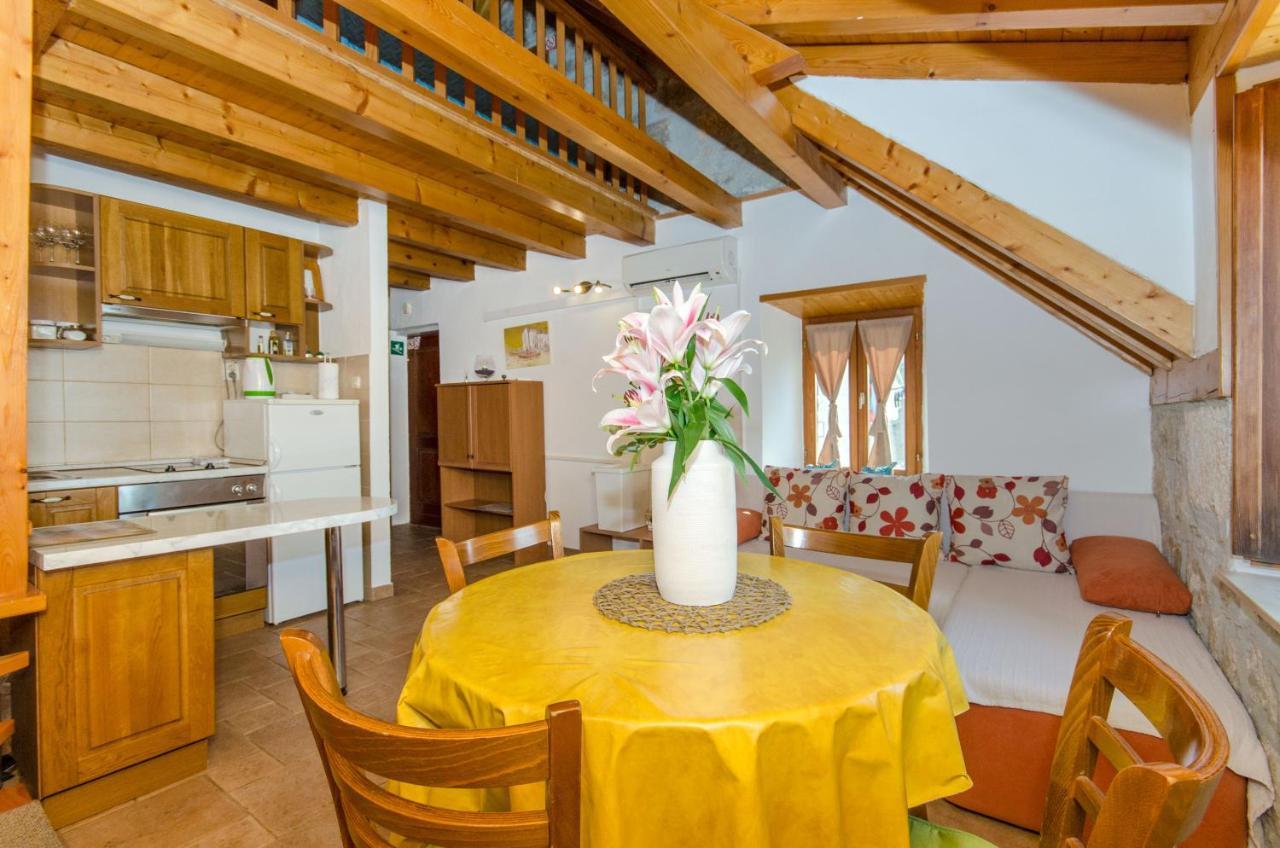 Stone Rose In Center Apartment Split Luaran gambar